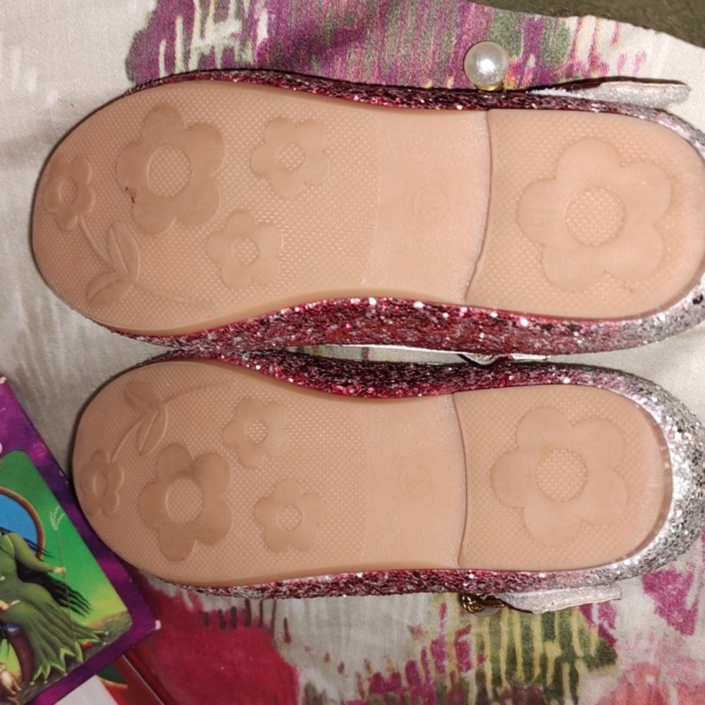 Girls' Glitter Shoes - Picture 12 of 12